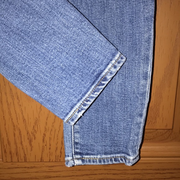 Levi’s Distressed 711 Skinny Jeans Mid-Rise Medium Blue Wash Denim - Picture 8 of 15